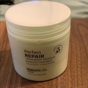 NatureLab ‘Perfect Repair’ hair treatment masque